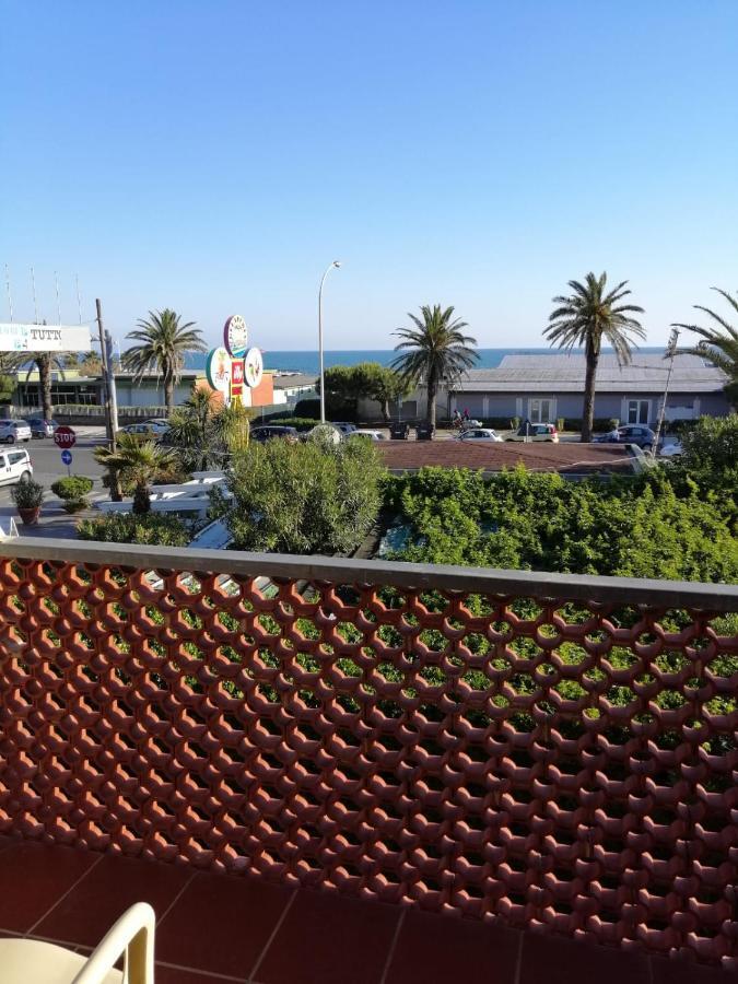 Paradiso Marina Di Carrara Eksteriør bilde